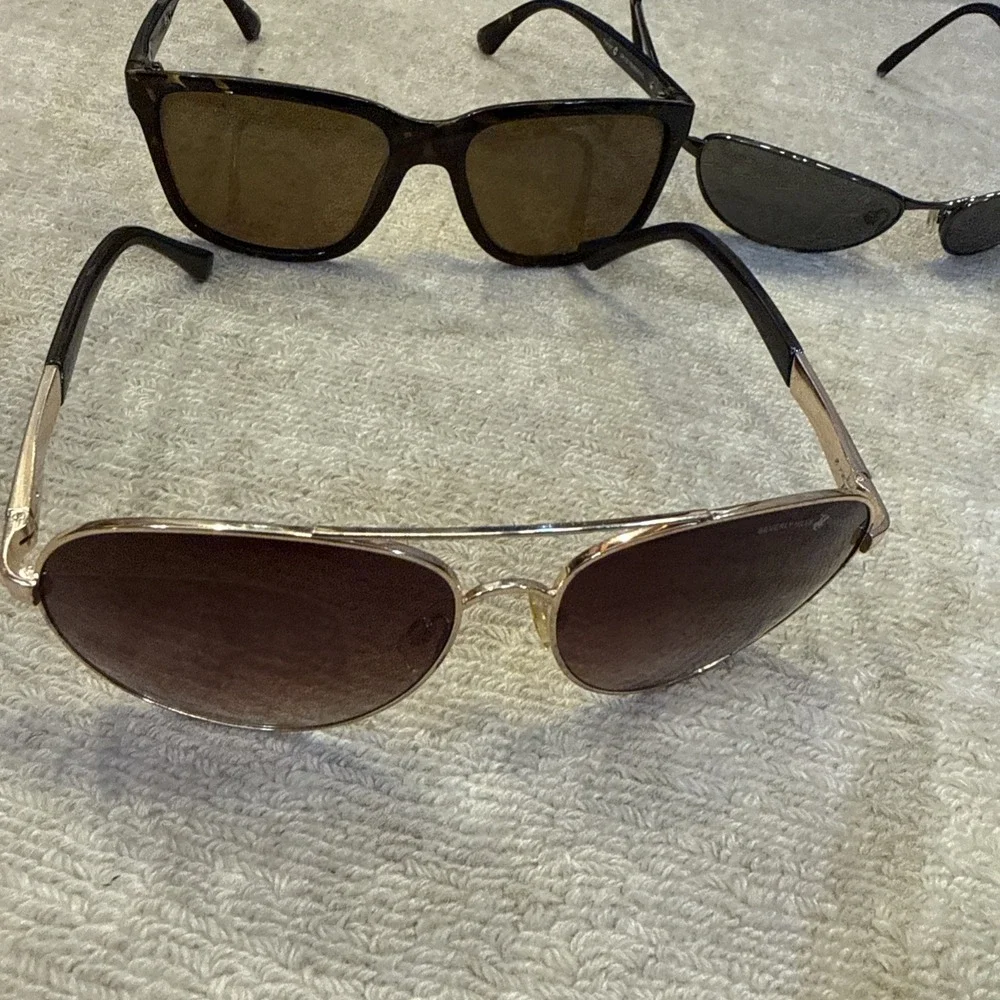 6 pairs sunglasses: Caribbean Sun, Locs, Beverly Hills Polo, Dockers-All 6 pairs